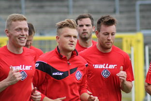 乐鱼体育app官网下载-勇士后场组合配合训练展现高效率转换进攻,勇士队合练