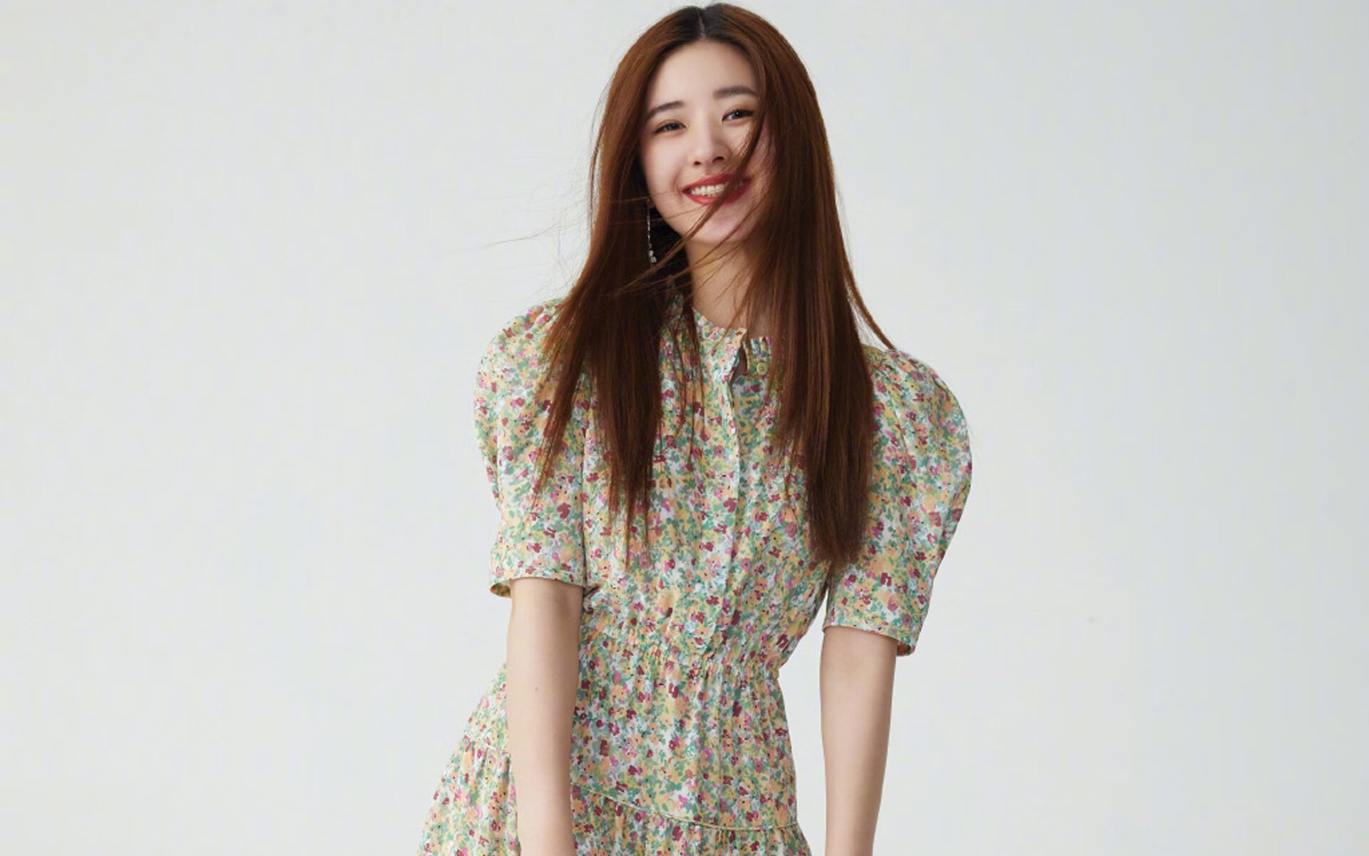 乐鱼体育app官网入口-战术灵活度提升多名球员胜任多个位置增强阵容应变能力,提升战术水平